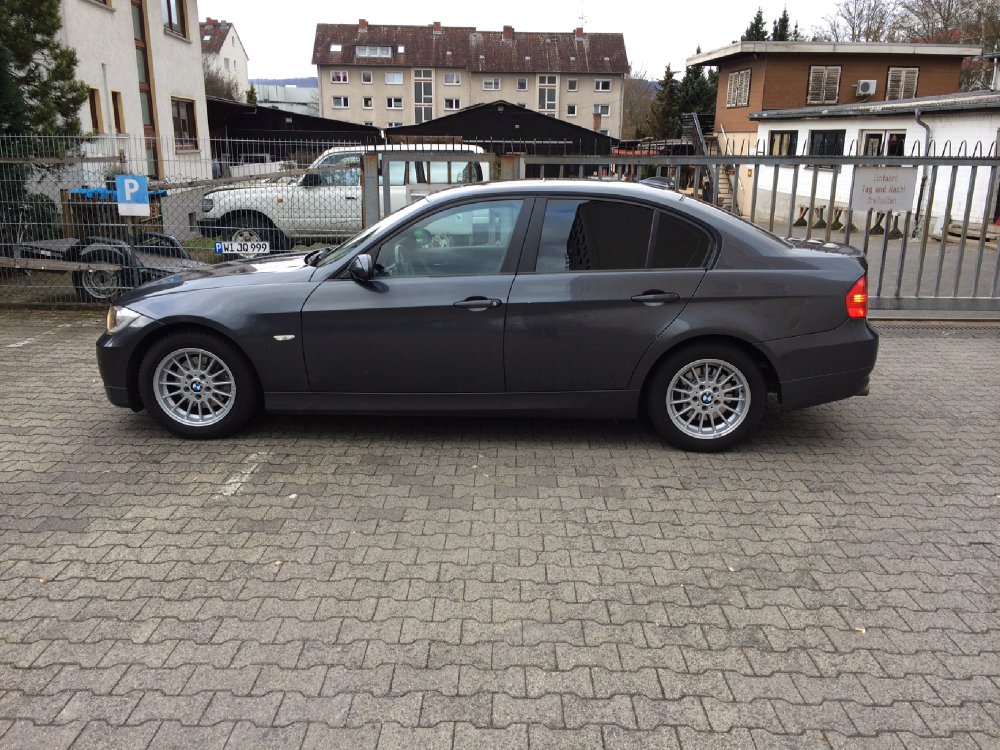 BMW e90 320d - 3er BMW - E90 / E91 / E92 / E93