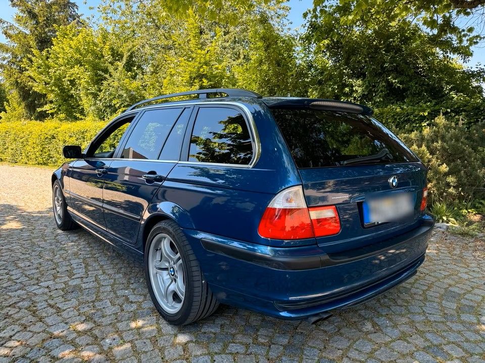 330i topasblau - 3er BMW - E46