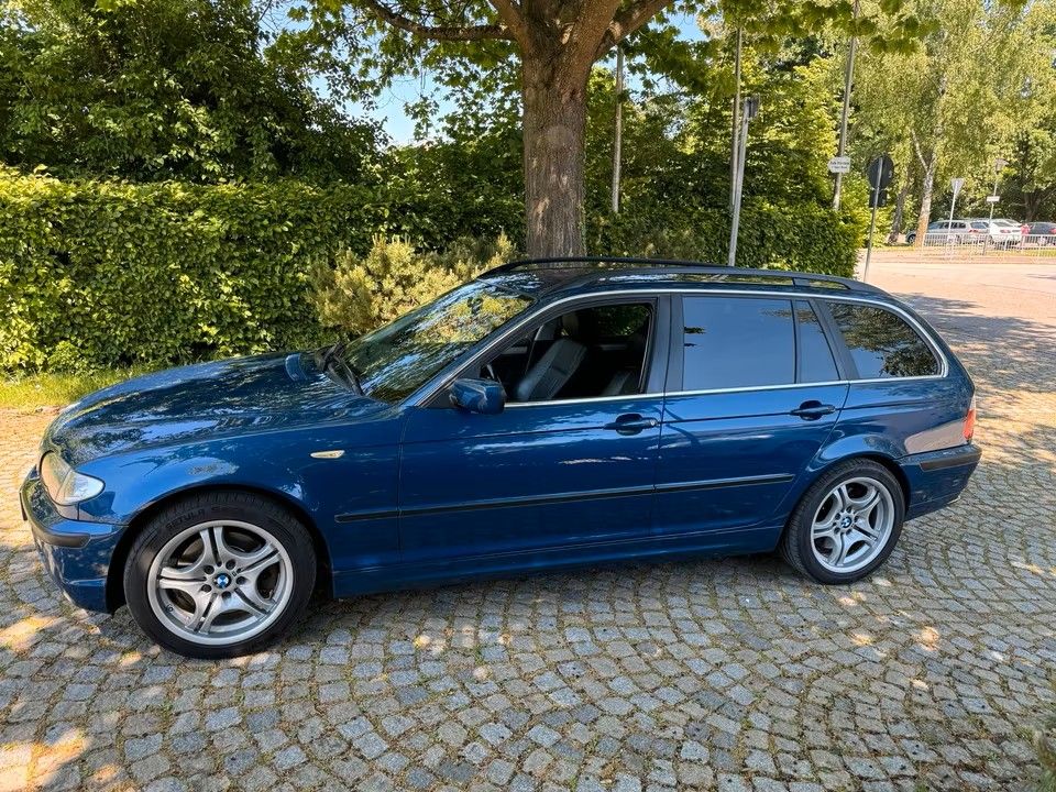 330i topasblau - 3er BMW - E46