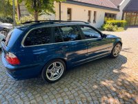 330i topasblau - 3er BMW - E46 - 330i rechte Seite.jpg