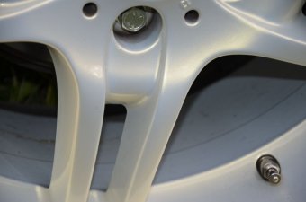 BMW Styling 125 Felge in 9.5x19 ET 32 mit Continental AllSeasonContact FR XL Reifen in 245/35/19 montiert hinten mit 20 mm Spurplatten Hier auf einem 5er BMW E60 530i (Limousine) Details zum Fahrzeug / Besitzer