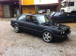 E30 V8 - 3er BMW - E30