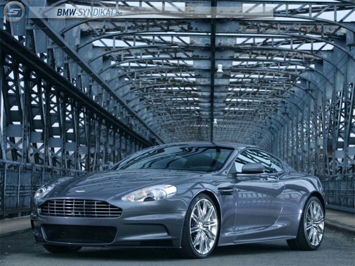 Aston Martin DBS *From Blue To Red* - BMW Fakes - Bildmanipulationen