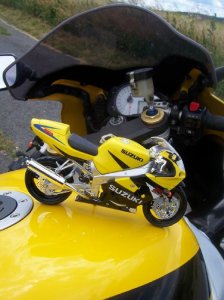 Suzuki GSX-R 1000 K-1 "Maja" - Fremdfabrikate