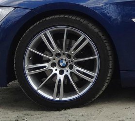 BMW 193 M Felge in 8.5x18 ET  mit BMW Runflat Reifen in 225/40/18 montiert vorn Hier auf einem 3er BMW E92 320d (Coupe) Details zum Fahrzeug / Besitzer