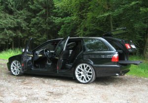 BMW Styling 238 Felge in 10x20 ET 41 mit Hankook Evo S1 Reifen in 285/25/20 montiert hinten mit 20 mm Spurplatten und mit folgenden Nacharbeiten am Radlauf: gebrdelt und gezogen Hier auf einem 5er BMW E39 540i (Touring) Details zum Fahrzeug / Besitzer