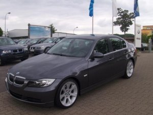 BMW E90 325i   M-Sport - 3er BMW - E90 / E91 / E92 / E93