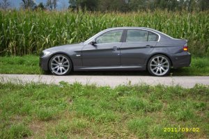 BMW E90 325i   M-Sport - 3er BMW - E90 / E91 / E92 / E93