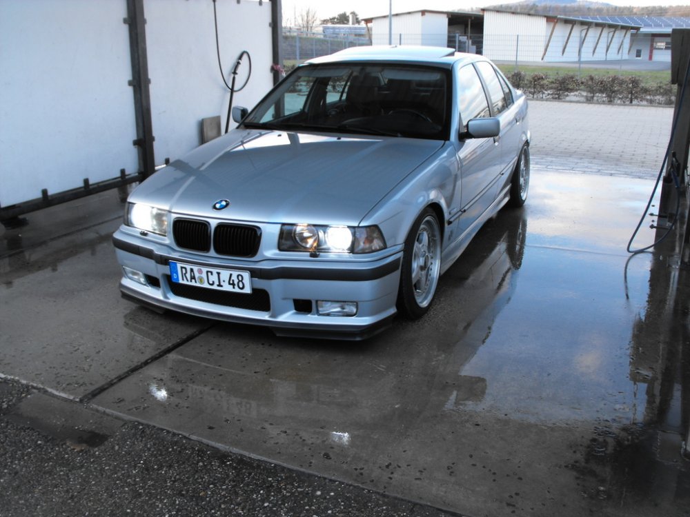 ---------> It follows the OEM Style - 3er BMW - E36