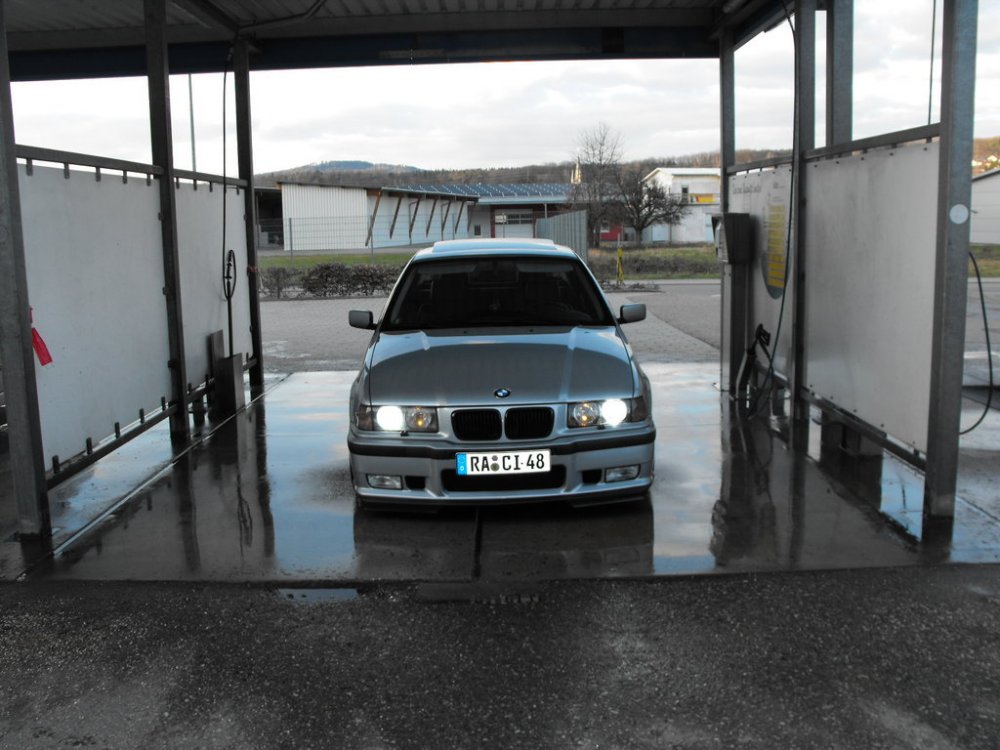 ---------> It follows the OEM Style - 3er BMW - E36