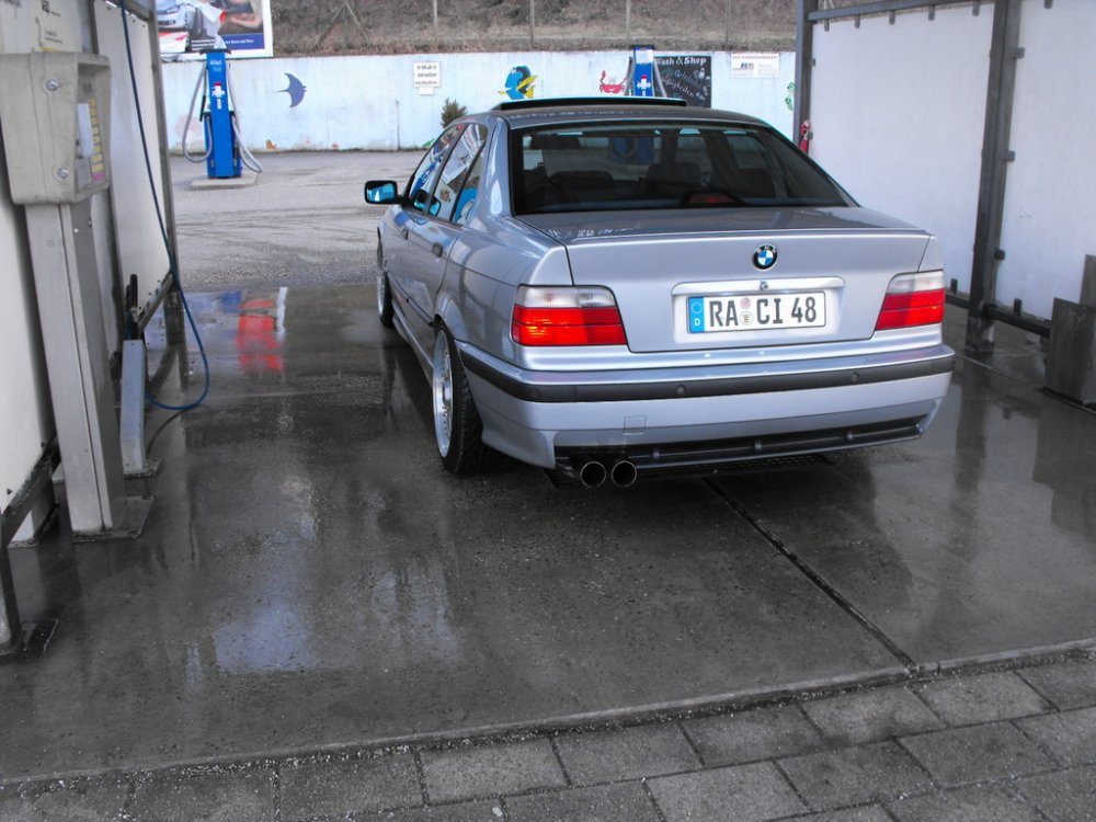 ---------> It follows the OEM Style - 3er BMW - E36