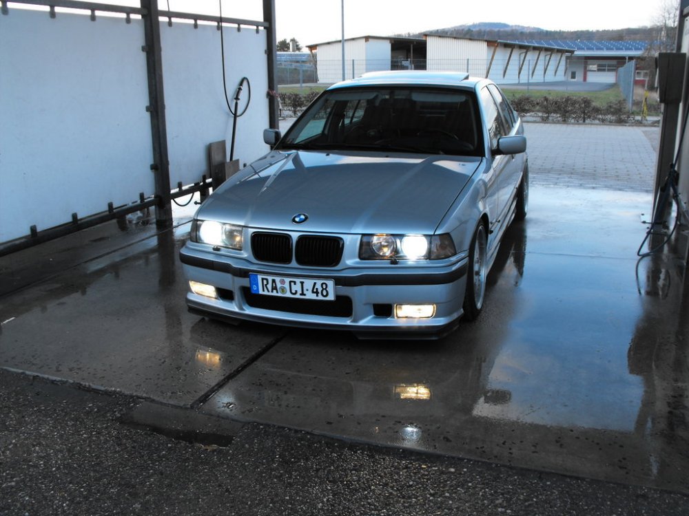 ---------> It follows the OEM Style - 3er BMW - E36