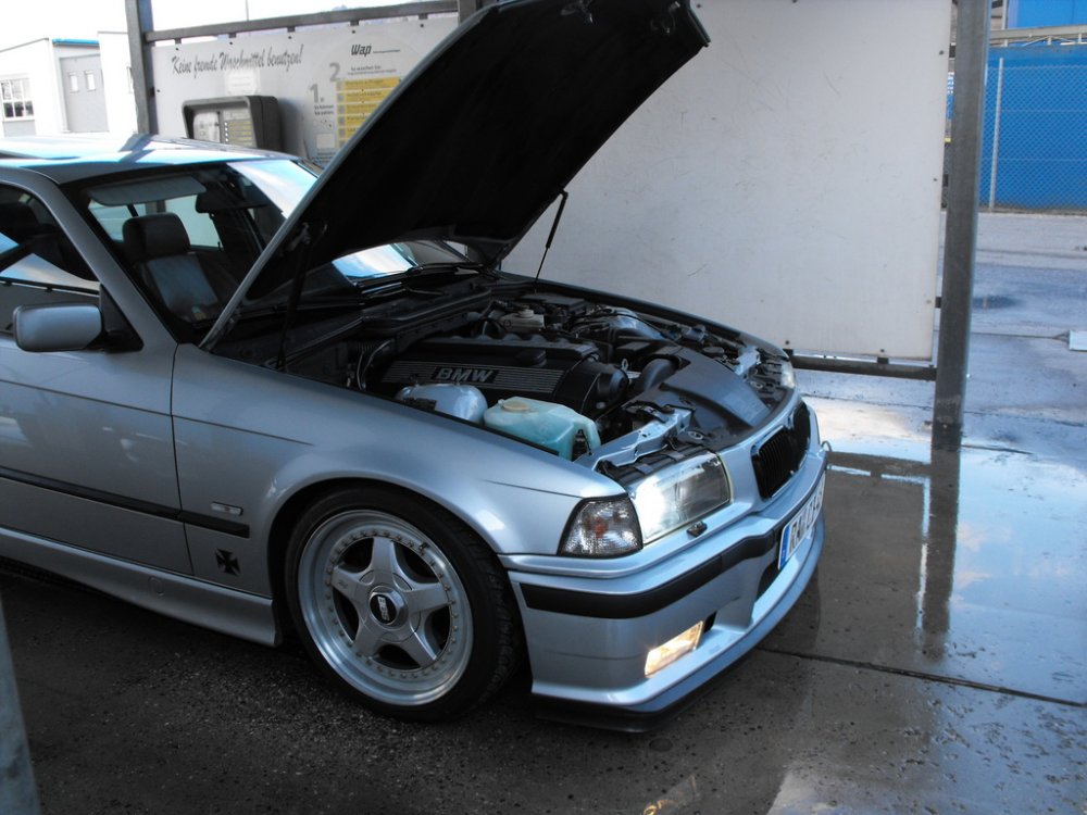 ---------> It follows the OEM Style - 3er BMW - E36