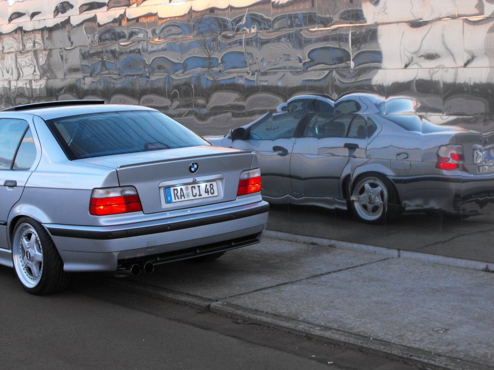 ---------> It follows the OEM Style - 3er BMW - E36