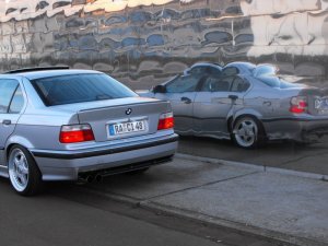 ---------> It follows the OEM Style - 3er BMW - E36