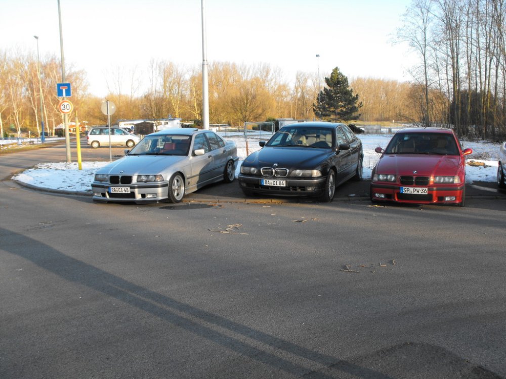 ---------> It follows the OEM Style - 3er BMW - E36