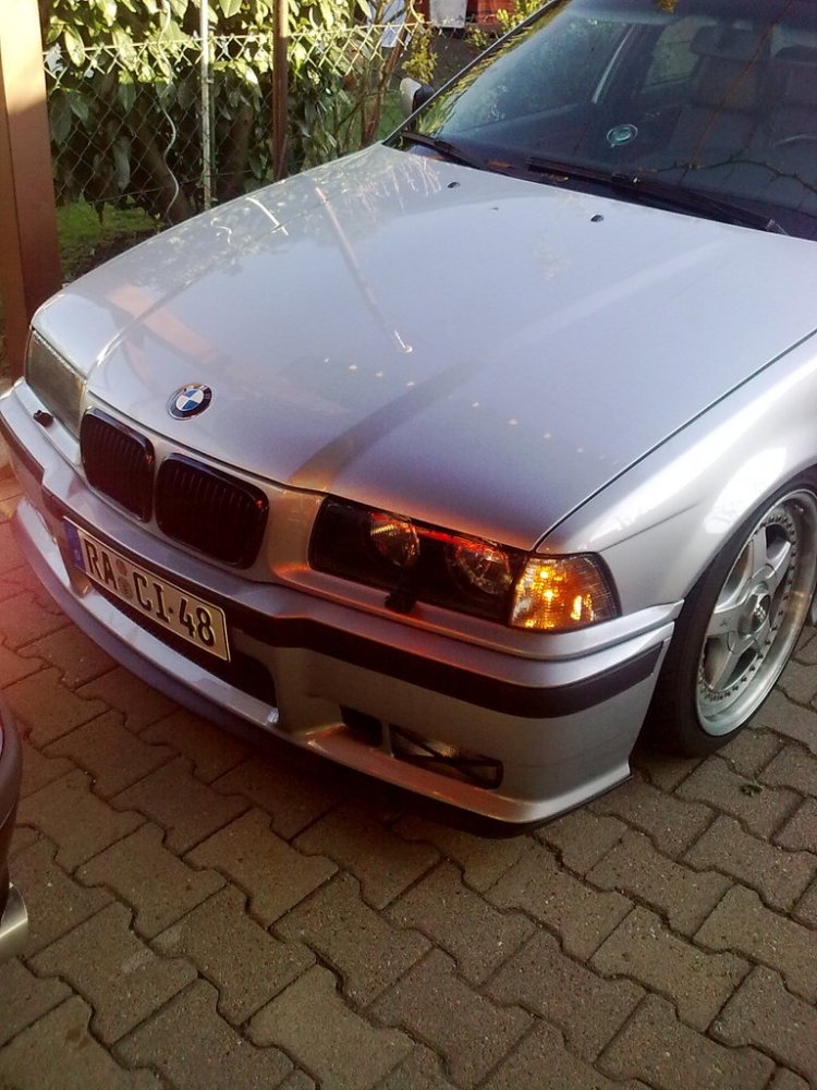 ---------> It follows the OEM Style - 3er BMW - E36