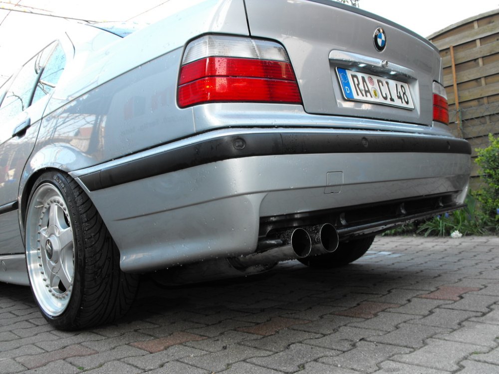 ---------> It follows the OEM Style - 3er BMW - E36