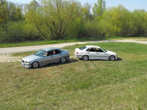 ---------> It follows the OEM Style - 3er BMW - E36