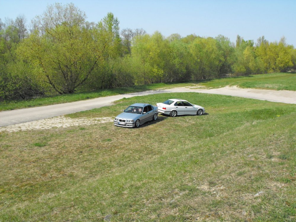 ---------> It follows the OEM Style - 3er BMW - E36