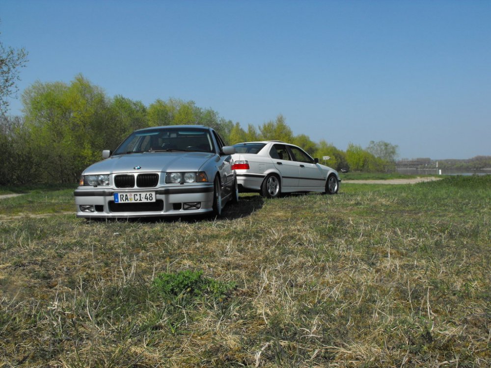 ---------> It follows the OEM Style - 3er BMW - E36