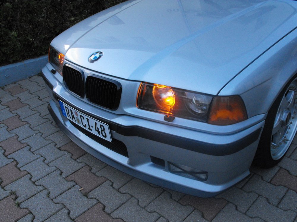 ---------> It follows the OEM Style - 3er BMW - E36