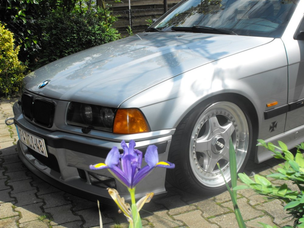 ---------> It follows the OEM Style - 3er BMW - E36