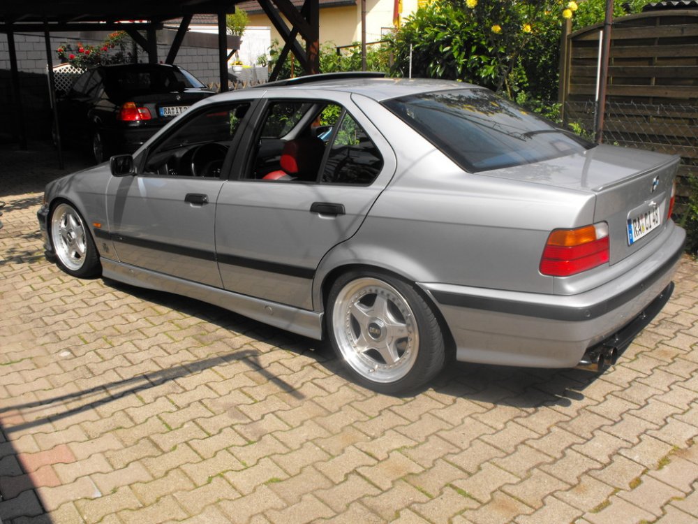 ---------> It follows the OEM Style - 3er BMW - E36