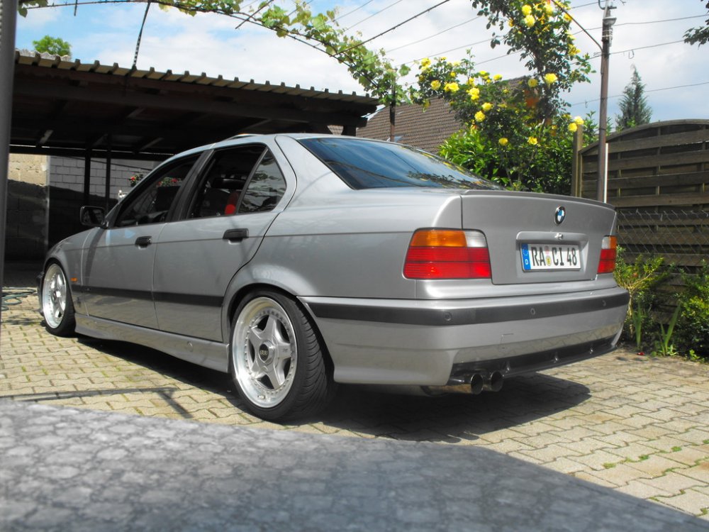 ---------> It follows the OEM Style - 3er BMW - E36