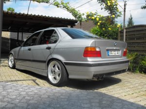 ---------> It follows the OEM Style - 3er BMW - E36