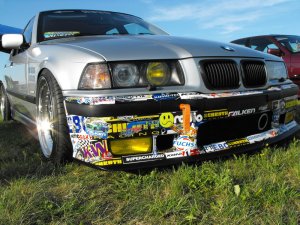 ---------> It follows the OEM Style - 3er BMW - E36