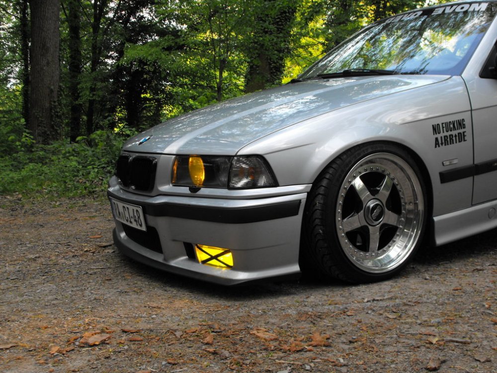 ---------> It follows the OEM Style - 3er BMW - E36