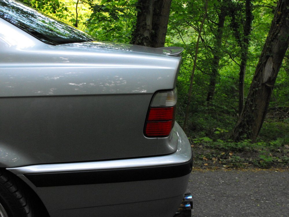 ---------> It follows the OEM Style - 3er BMW - E36