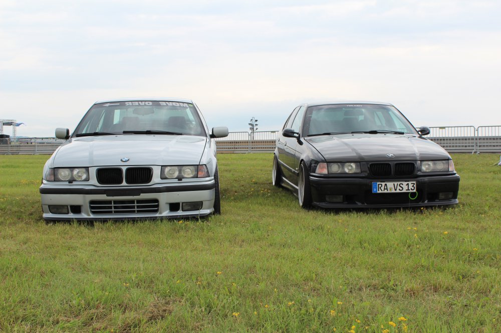 ---------> It follows the OEM Style - 3er BMW - E36