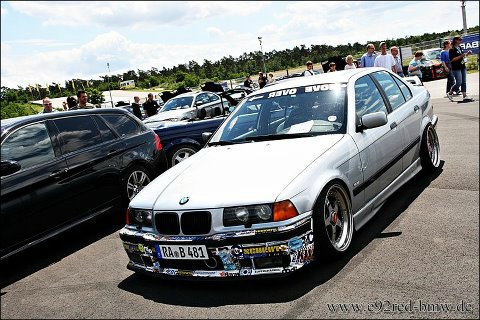 ---------> It follows the OEM Style - 3er BMW - E36