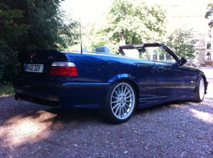 Originales verbessertes 328i Cabrio - 3er BMW - E36