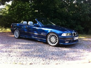 Originales verbessertes 328i Cabrio - 3er BMW - E36