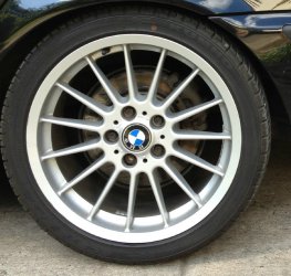 BMW Styling 32 Felge in 8.5x18 ET 50 mit Continental Sport Contact 5 Reifen in 255/35/18 montiert hinten Hier auf einem 3er BMW E46 328i (Limousine) Details zum Fahrzeug / Besitzer