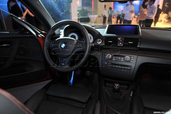 BMW-News-Blog: Neue Bilder zum 1er M Coup aus Singapur - BMW-Syndikat