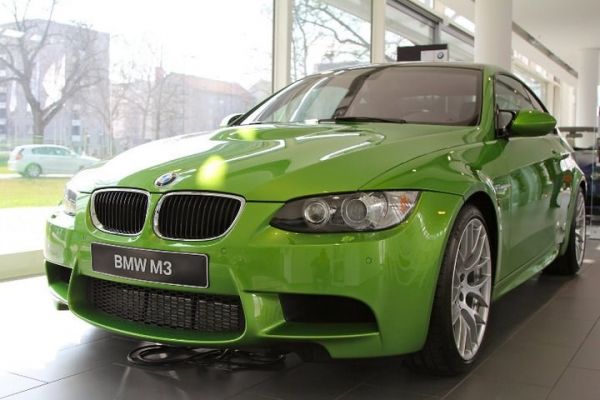 BMW-News-Blog: Sehenswert: BMW Individual baut M3 in Java Grn - BMW-Syndikat