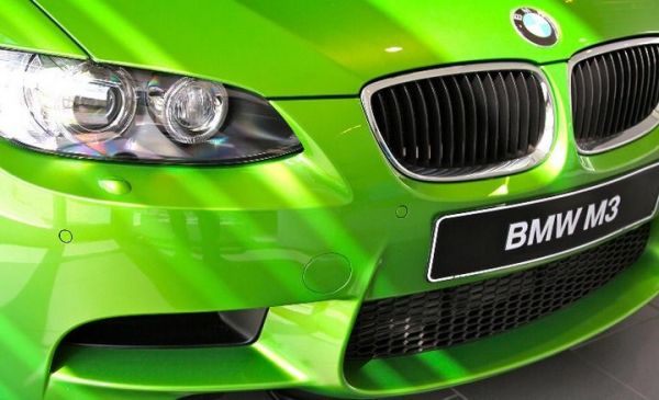 BMW-News-Blog: Sehenswert: BMW Individual baut M3 in Java Grn - BMW-Syndikat