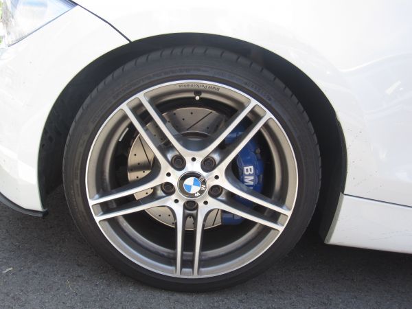 BMW-News-Blog: BMW Performance Bremsanlage - neue Farben - BMW-Syndikat