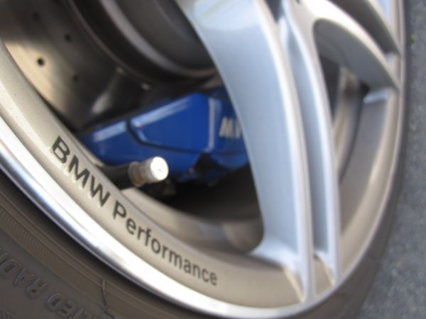 BMW-News-Blog: BMW Performance Bremsanlage - neue Farben - BMW-Syndikat