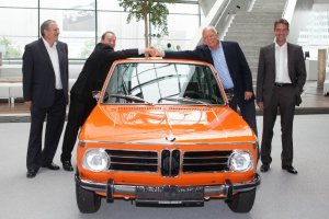BMW-News-Blog: Freude whrt lange: Auslieferung des BMW 2000 Touring in der BMW Welt