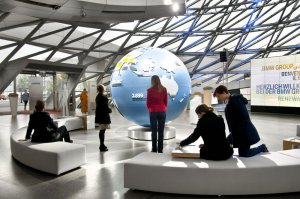 BMW-News-Blog: Fnfter Geburtstag der BMW Welt und erweiterte Mar - BMW-Syndikat