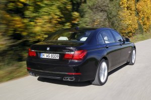 BMW-News-Blog: 25_Jahre_BMW_750i__Das_edelste_Zwoelfzylindertriebwerk_in_der_Automobilgeschichte