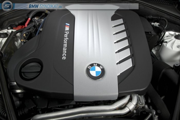 BMW 320d E90 Motorabdeckung ist locker, verursacht klappern im Motorraum  beim beschleunigen 