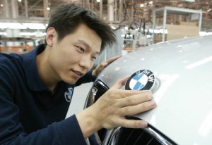 BMW-News-Blog: BMW Group: Festanstellung fr 3.000 Leiharbeiter