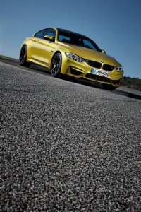 BMW-News-Blog: Offiziell: Debt des BMW M4 Coup 2014 (F82) in Austin Yellow