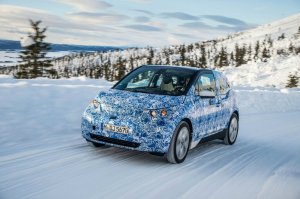 BMW-News-Blog: BMW_i3_und_i8__Elektro-Flitzer_auf_Erlkoenig-Testfahrt_im_schwedischen_Arjeplog